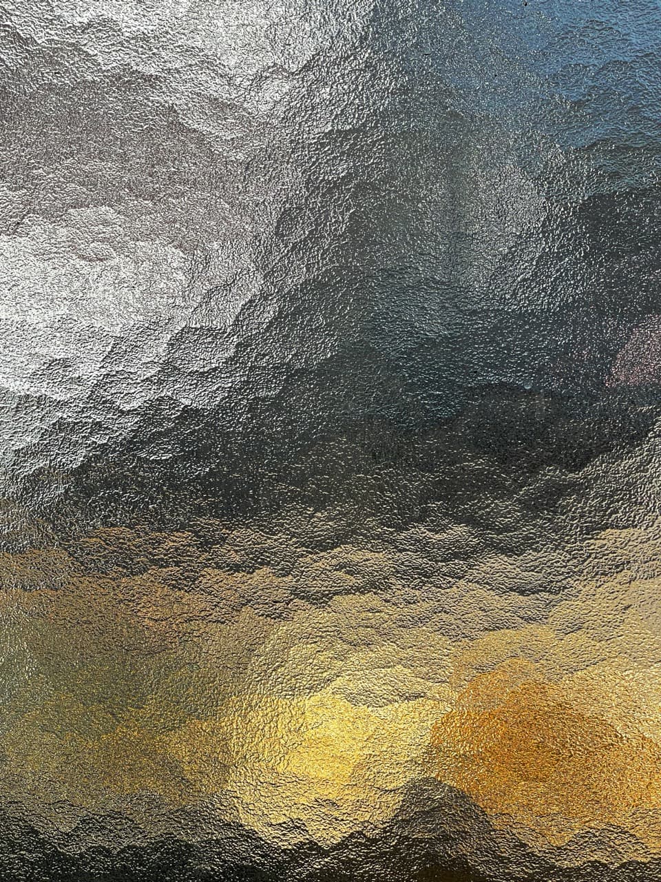 FLOATING FACETS