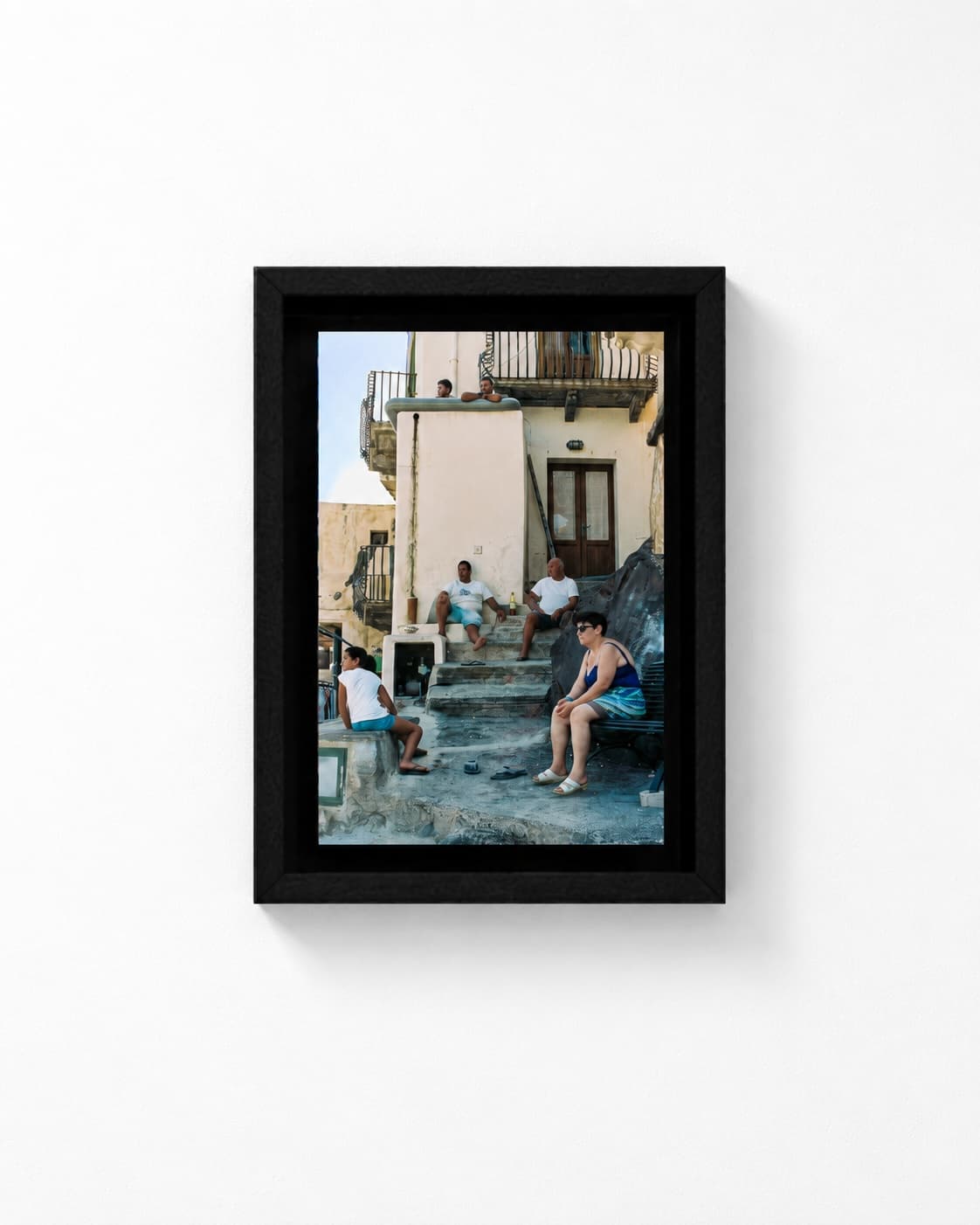 Photographie « La famille sicilienne » par Clément Brelet, œuvre en édition limitée, vue 3